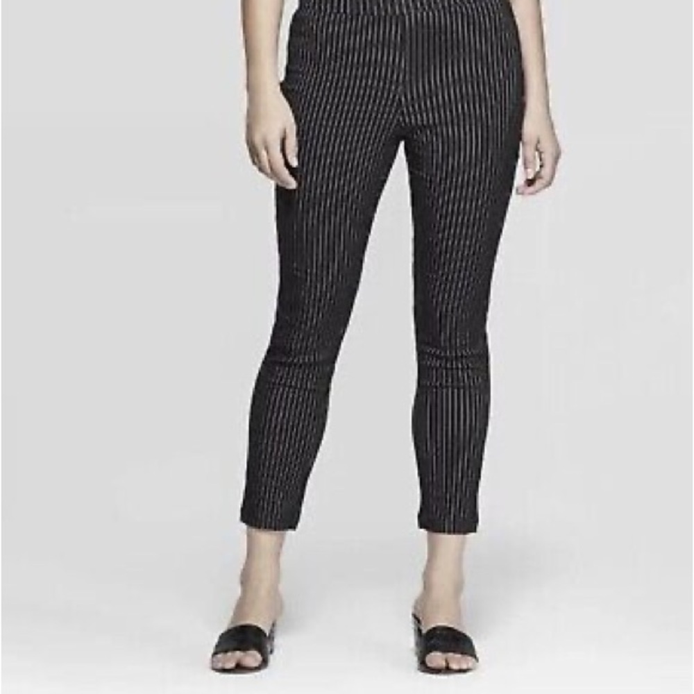 Who What Wear Black Ankle Cropped Pants